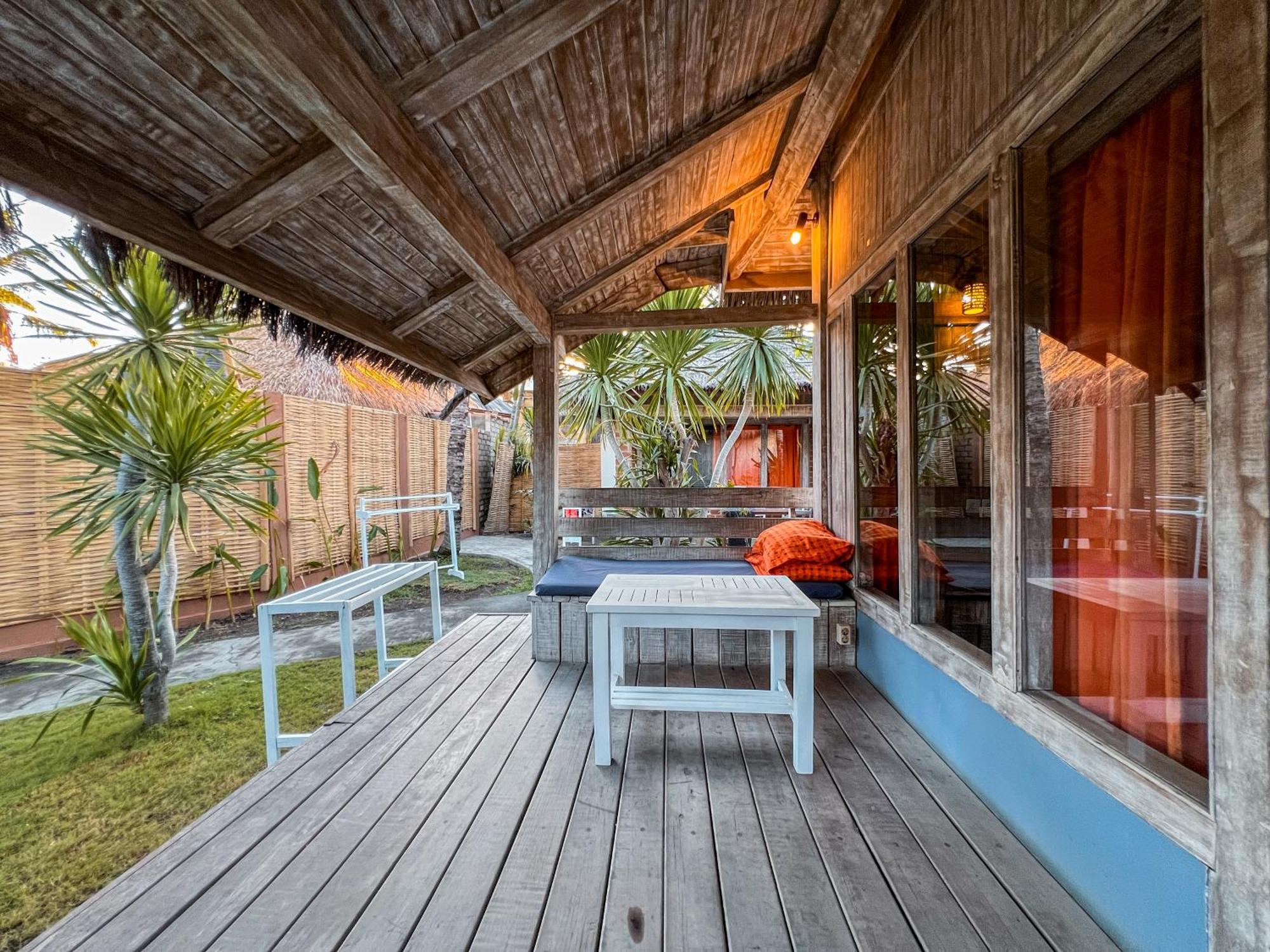 Coconut Dream Hotel Gili Trawangan Exterior photo