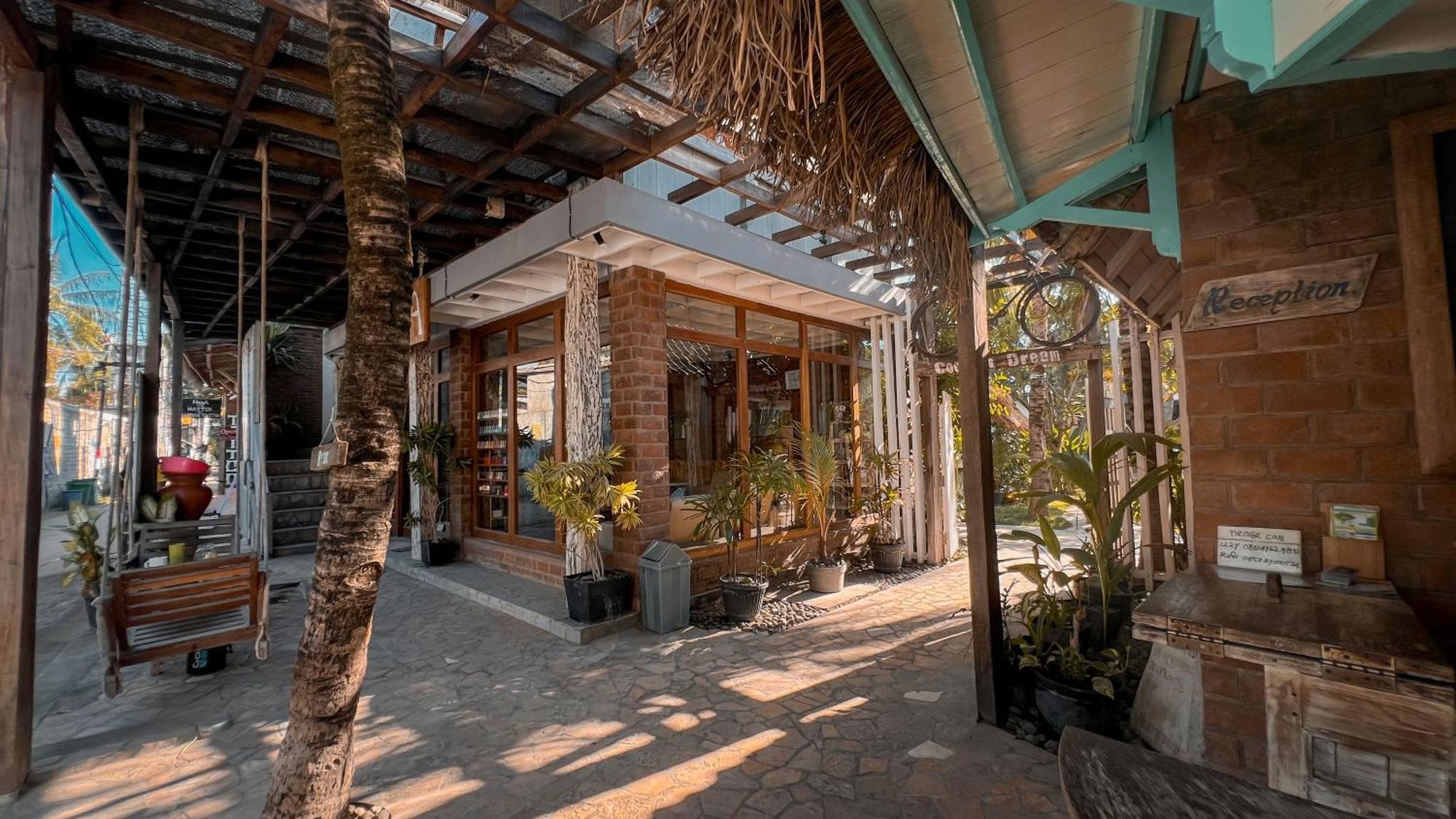 Coconut Dream Hotel Gili Trawangan Exterior photo