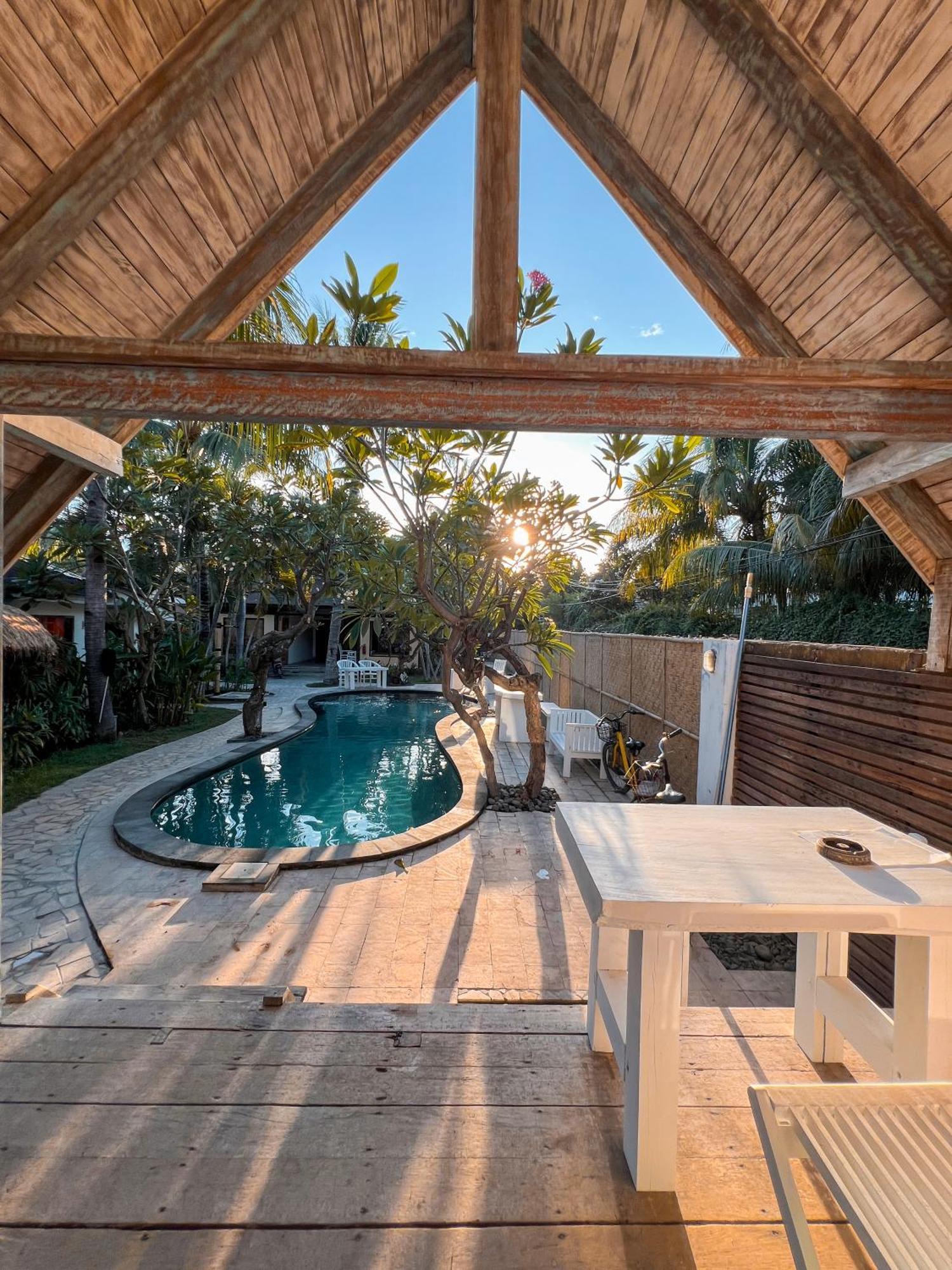 Coconut Dream Hotel Gili Trawangan Exterior photo
