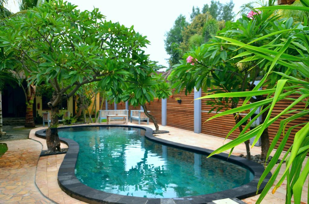 Coconut Dream Hotel Gili Trawangan Exterior photo