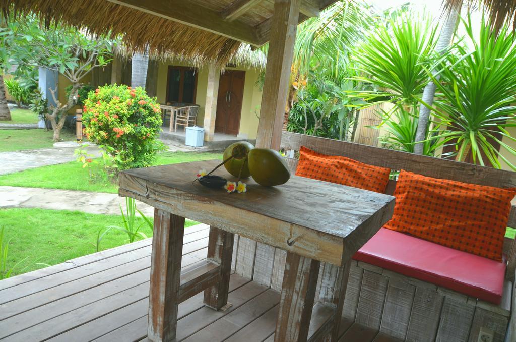 Coconut Dream Hotel Gili Trawangan Exterior photo